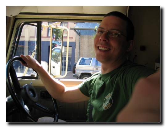 002 Stolzer Autobesitzer